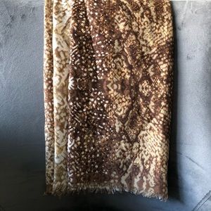 Charming CHARLIE Infinity Scarf 🧣